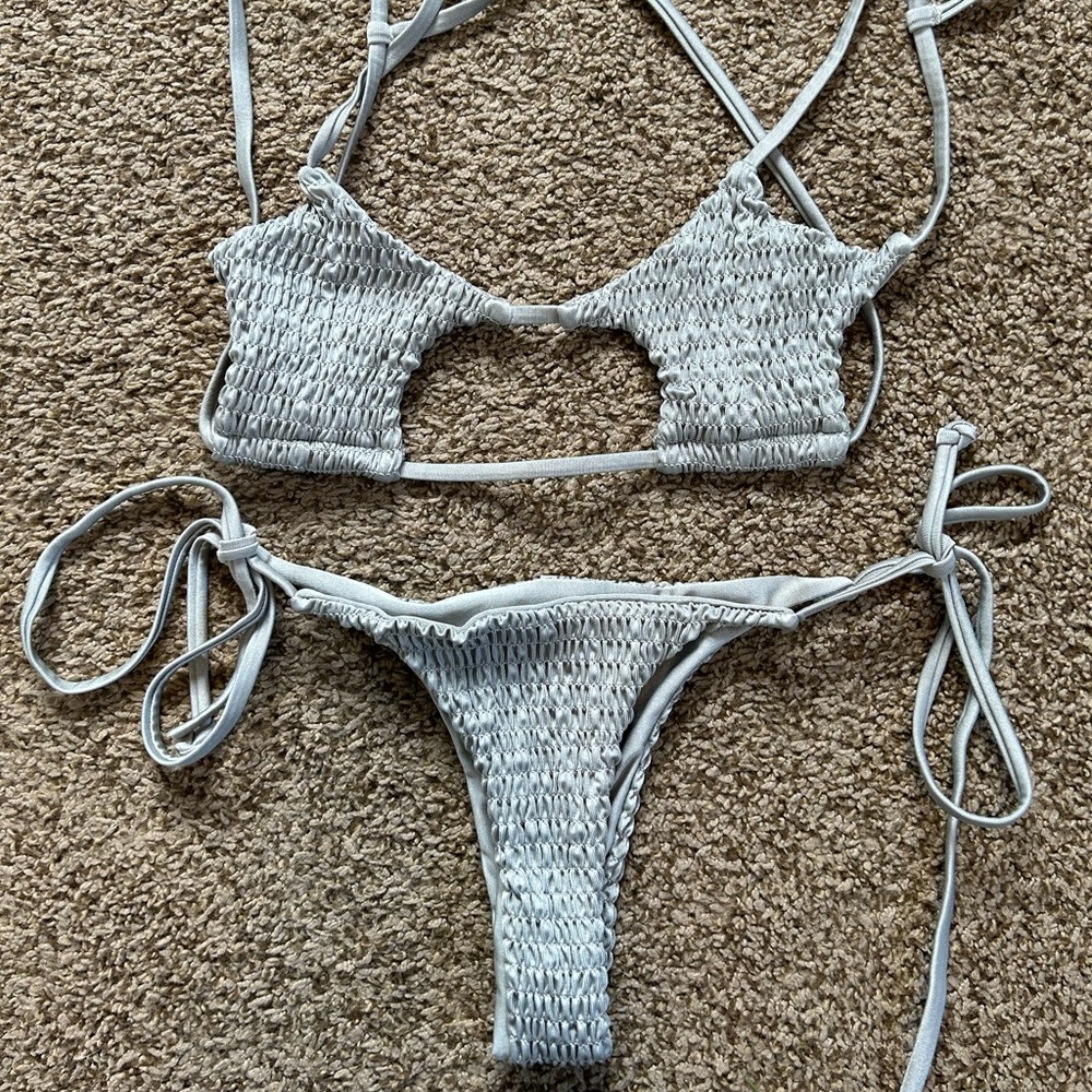 Unknown brand! Very cute and flattering